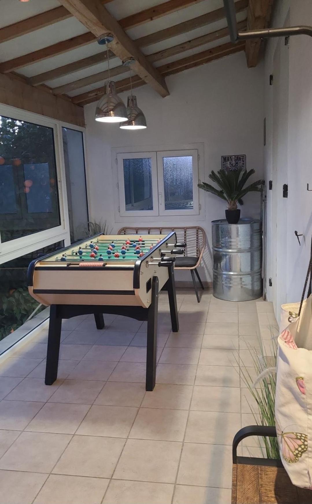 Maison Individuelle 90m2 Avec Veranda Et Piscine Holiday home Roquemaure (Gard)