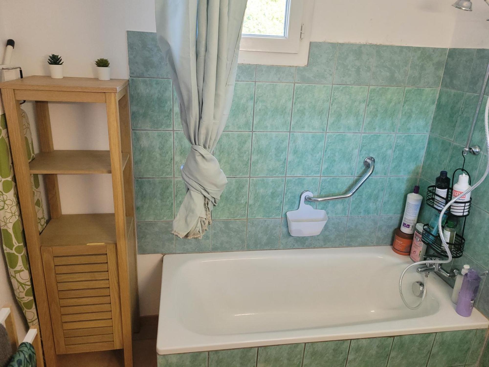 Maison Individuelle 90m2 Avec Veranda Et Piscine *