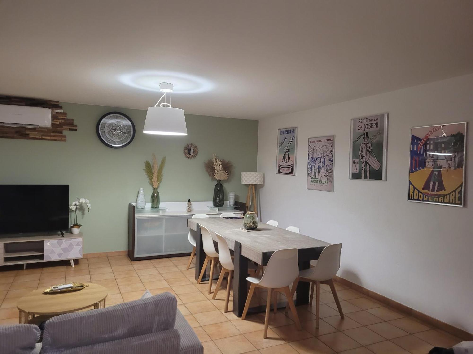 Holiday home Maison Individuelle 90m2 Avec Veranda Et Piscine